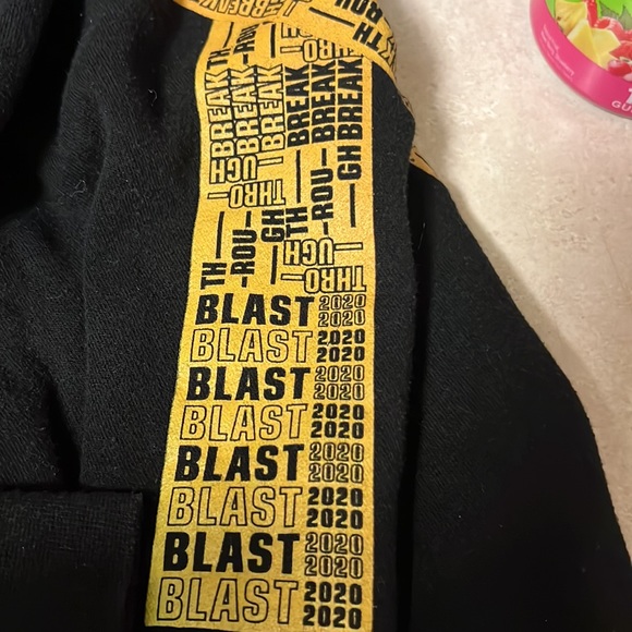 Blast 2020 Break Through hoodie Sweatshirt Size Med - Picture 8 of 8